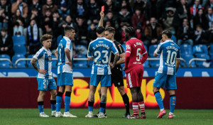 El empate ante el Cartagena, mal menor para un Dépor con diez desde el minuto 6 (2-2)