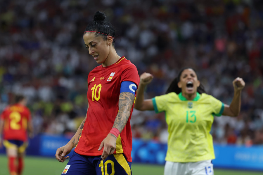 Jennifer Hermoso vuelve a quedarse fuera de la lista de Montse Tomé