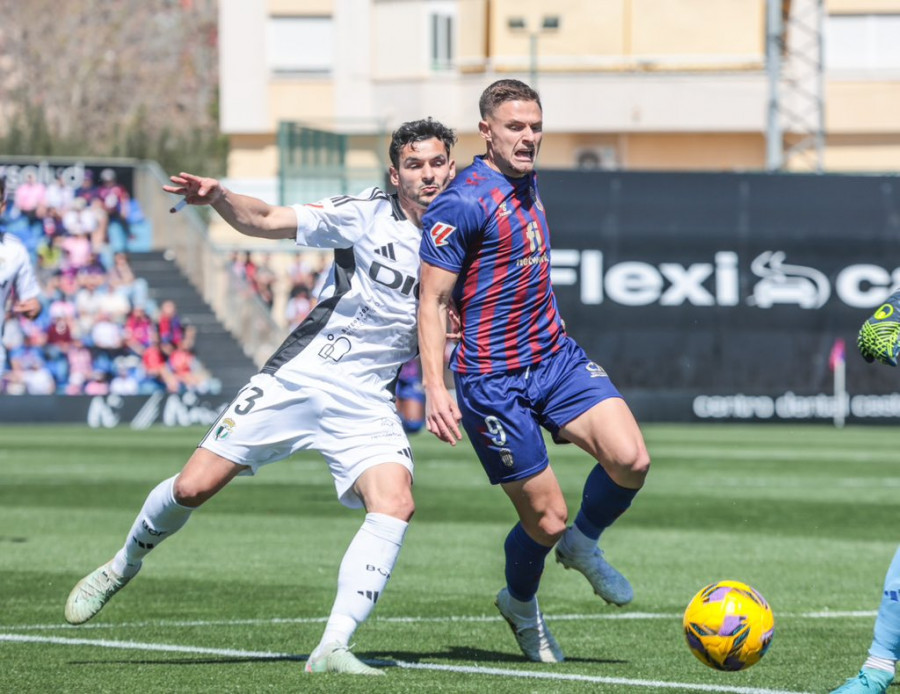 Eldense y Burgos firman tablas en un partido atascado y escasas ocasiones (0-0)