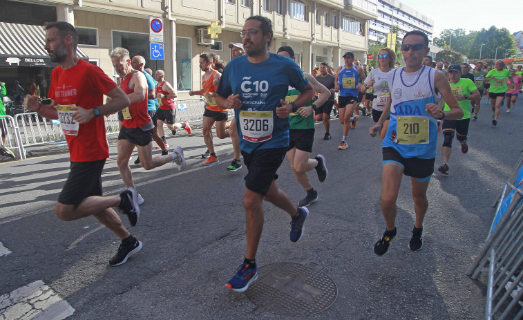 Los 1.700 inscritos en la carrera popular Matogrande-Xuxán podrán recoger sus dorsales en el centro comercial Cuatro Caminos