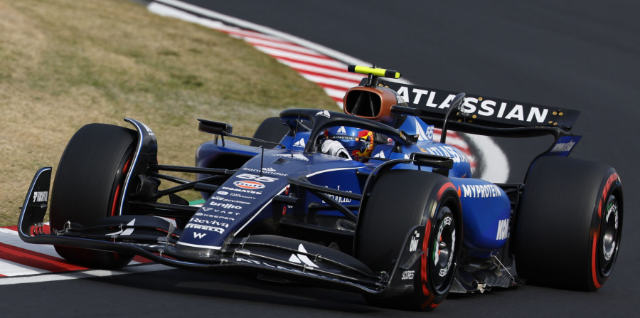 Sainz pierde tres plazas en el Gran Premio de Japón por molestar a Hamilton