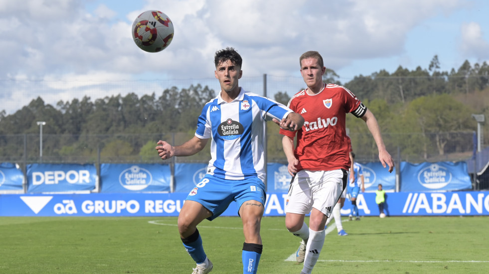 El Fabril empieza a sentirse candidato a Primera RFEF tras ganar el derbi al Bergantiños (2-1)