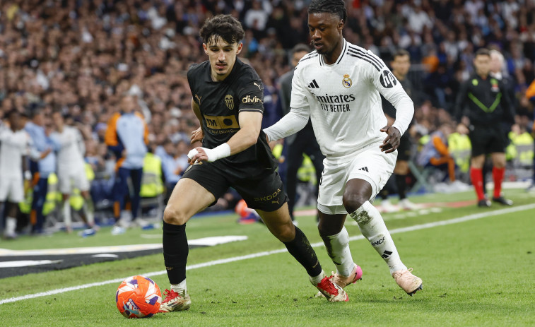 El Valencia gana en el Bernabéu diecisiete años después