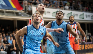 Diez de cien: otro lunar en el debut del Leyma Coruña