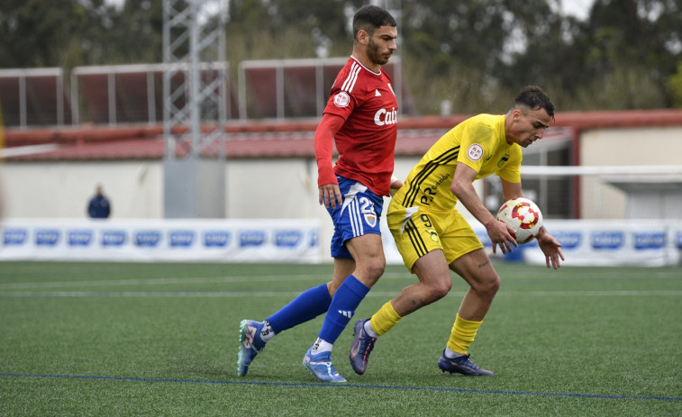 El Bergantiños se aleja del playoff tras una injusta derrota ante el Langreo