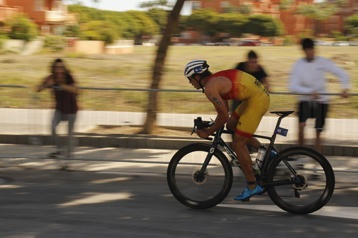 Andru00e9s Prieto en bici