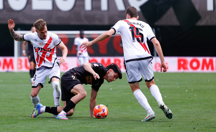 El Valencia se acerca a la salvación y frena el sueño europeo del Rayo  (1-1)