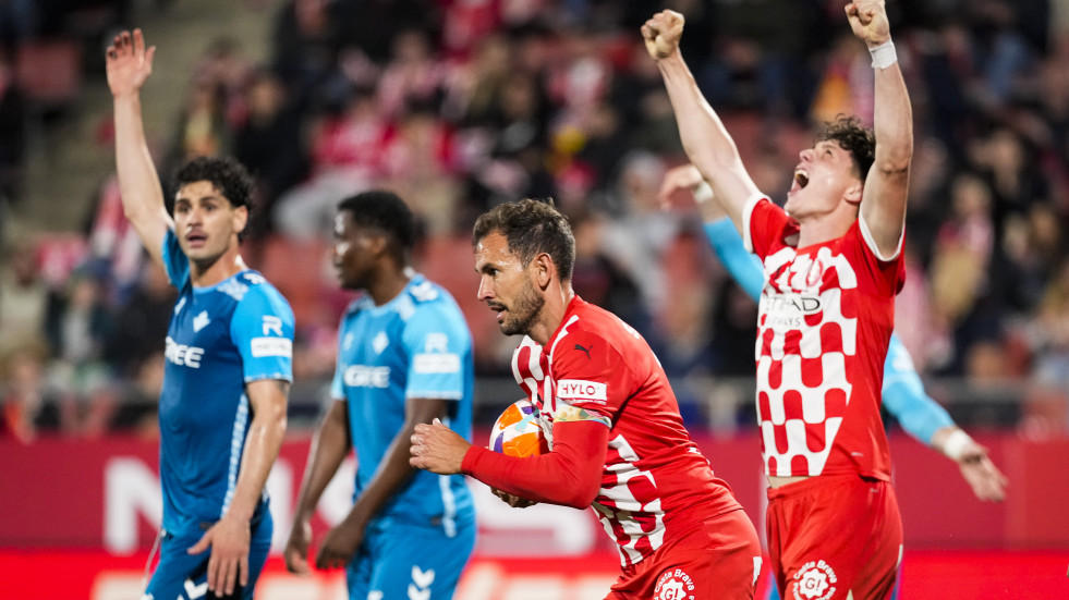El Betis celebra un cómodo triunfo ante un Girona que sigue en caída libre  (1-3)