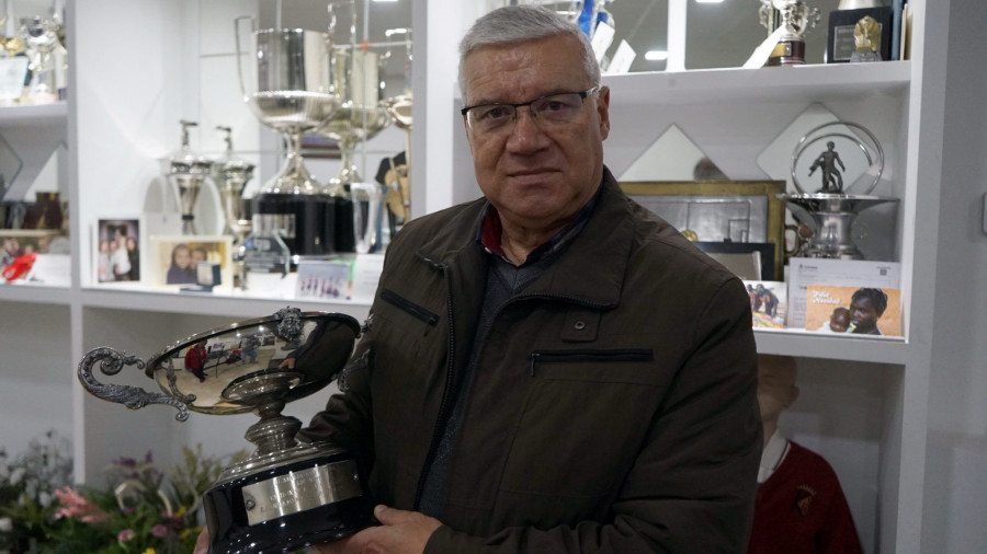 Fallece José Mañana, pionero del fútbol femenino y alma del Karbo
