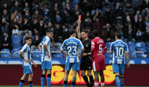 El Dépor iguala el número de rojas de la pasada temporada