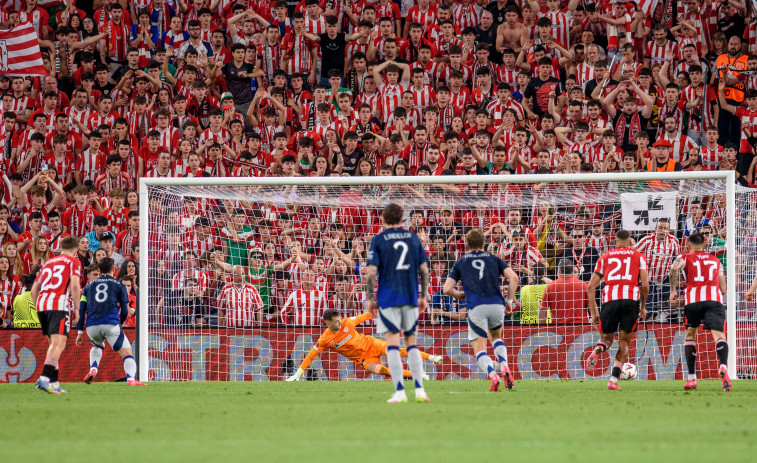 Un cuarto de hora terrible deja casi imposible al Athletic su final (0-3)