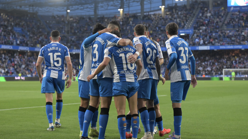 El Deportivo sella la permanencia con la magia de Yeremay (5-1)