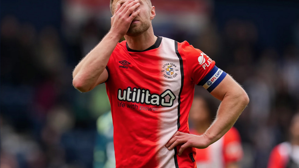 El doble descenso del Luton Town y otras desdichas