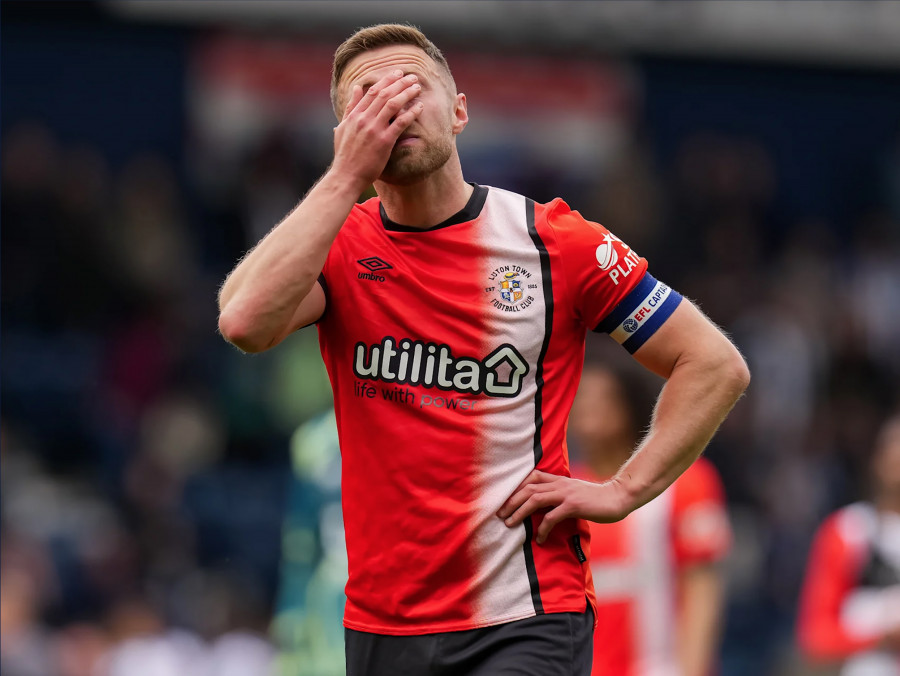 El doble descenso del Luton Town y otras desdichas