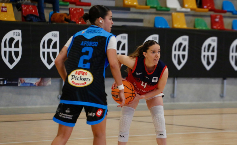Maristas aguanta el arreón final de Claret y ya tiene la primera victoria (65-61)