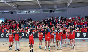 Maristas remonta 22 puntos contra Mataró y luchará por el ascenso (53-58)