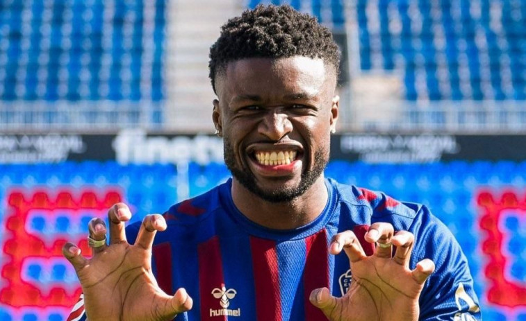 El Eldense y el Málaga condenan los gritos y cánticos racistas contra Gassama