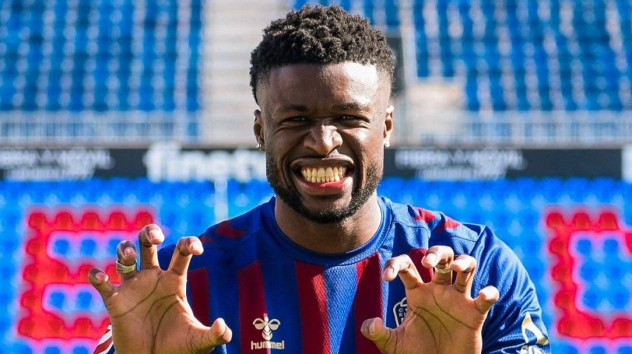 El Eldense y el Málaga condenan los gritos y cánticos racistas contra Gassama