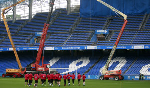 El concierto de El Último de la Fila podría coincidir con las obras de Riazor y el playoff de ascenso del Dépor