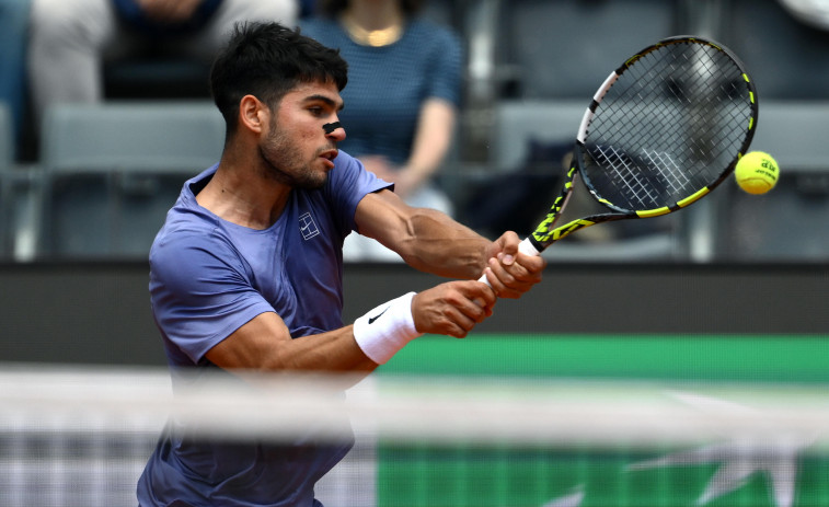 Alcaraz doblega la potencia de Khachanov