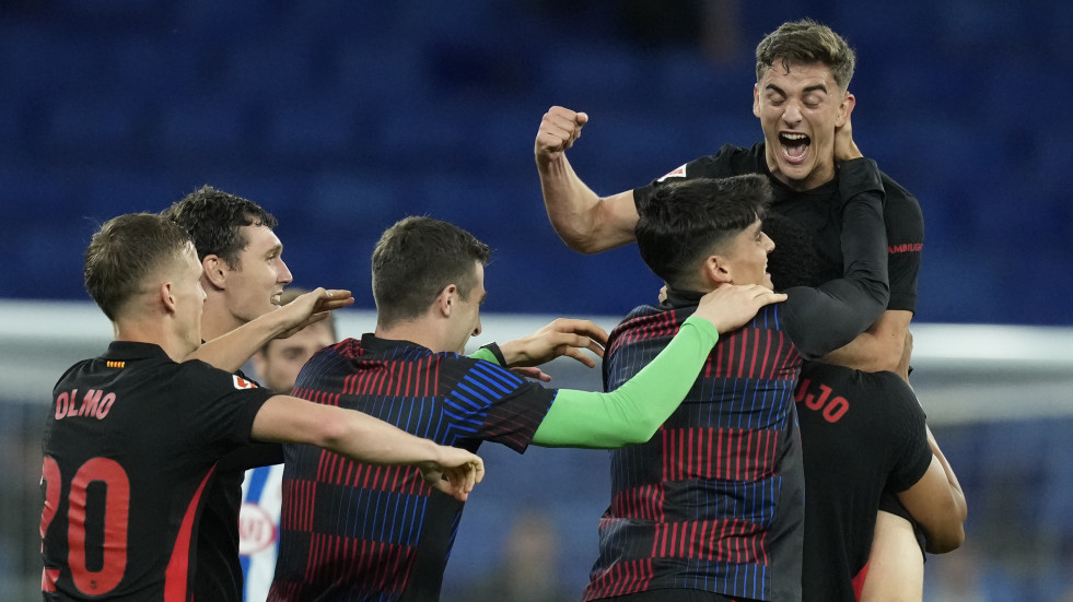 El Barça se proclama campeón de LaLiga tras imponerse en el derbi (0-2)