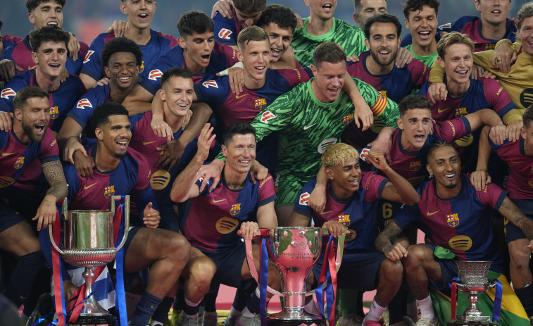 El Villarreal celebra su vuelta a la Champions en la fiesta del Barcelona (2-3)