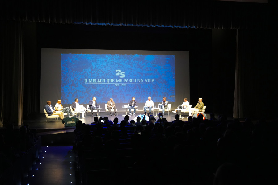 El Ágora más blanquiazul acoge la presentación del libro "O mellor que me pasou na vida" en honor al título liguero