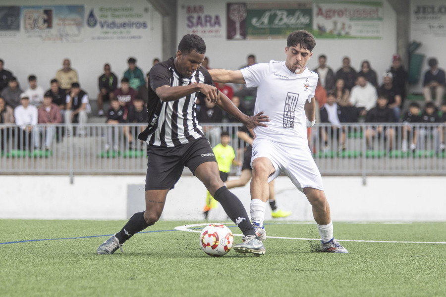 Un Victoria de menos a más sale de A Laracha con empate (0-0)