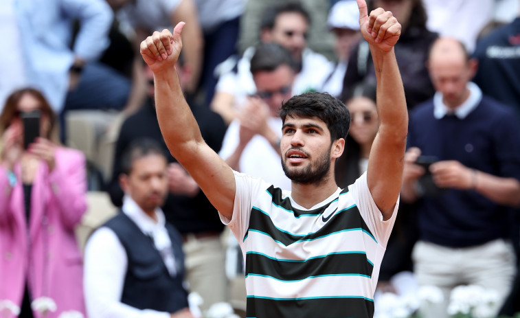 Alcaraz arranca con paso firme en Roland Garros