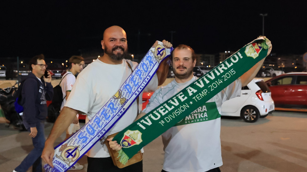 Más de 500 aficionados del Elche se suben al tren del ascenso