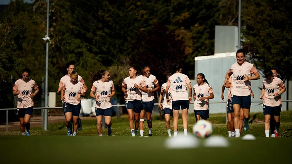 Ainhoa Marín entrena con la selección española absoluta