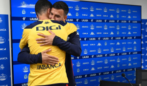 La plantilla del Dépor se despide de dos de sus capitanes: 