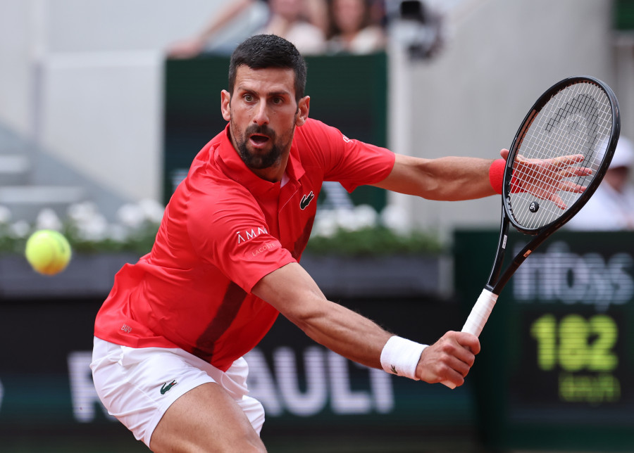 Djokovic escapa a la trampa de Moutet