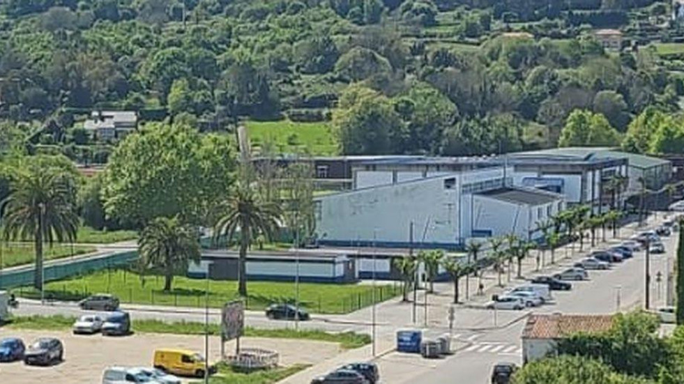 El polideportivo do Carregal llevará el nombre de José María Valeiro, expresidente del Club de Baloncesto Santo Domingo de Betanzos
