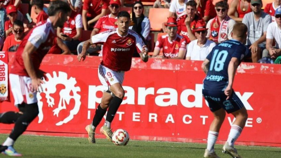 El Murcia de Alcaina y Davo empata en Tarragona en la ida de la semifinal del playoff de ascenso a Segunda