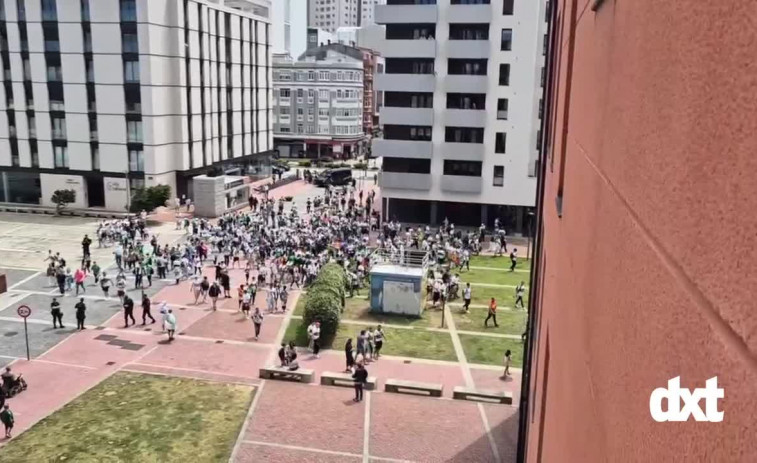 La afición del Elche 'invade' A Coruña