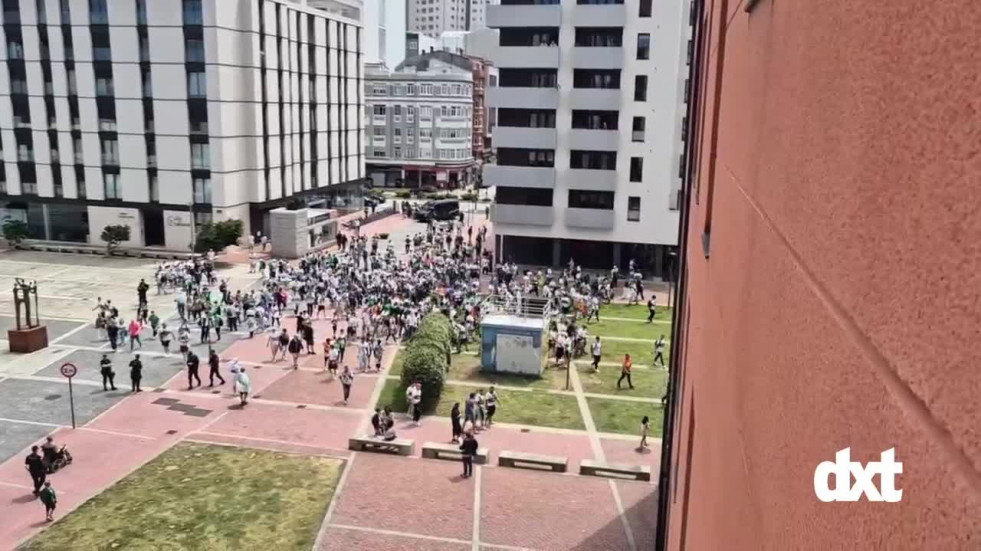 La afición del Elche 'invade' A Coruña