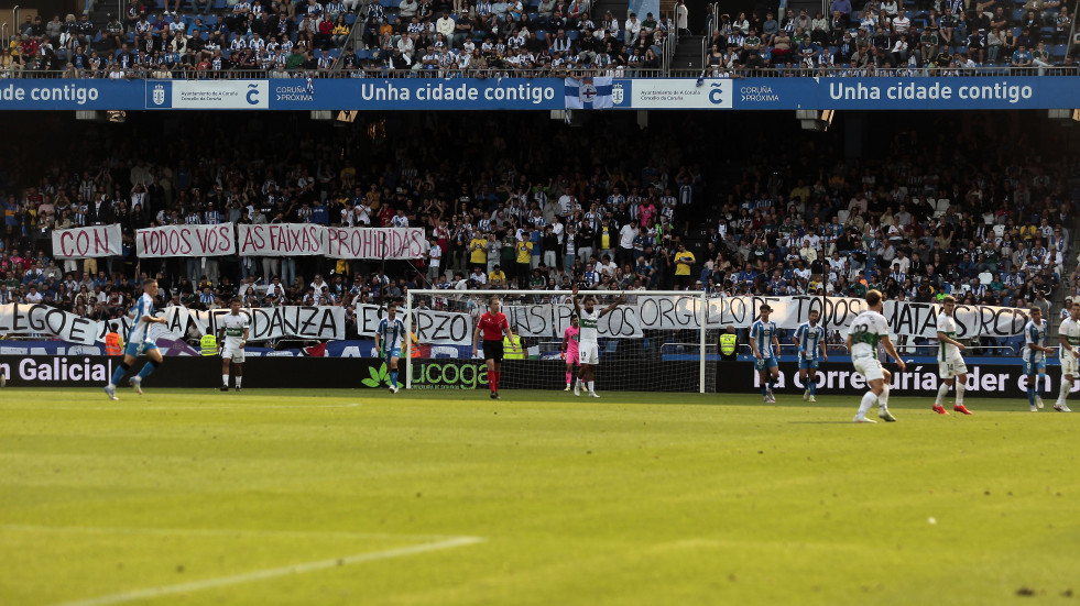 Riazor se cobra facturas entre la fiesta ajena