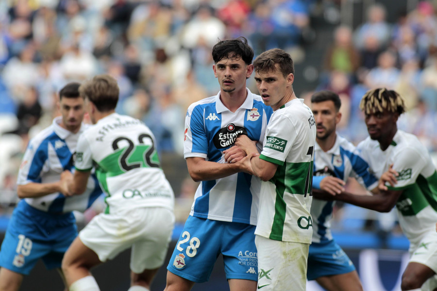 La visión de Carlos Brizzola: "Partido de homenajes  en Riazor y que suena  a muchas despedidas"