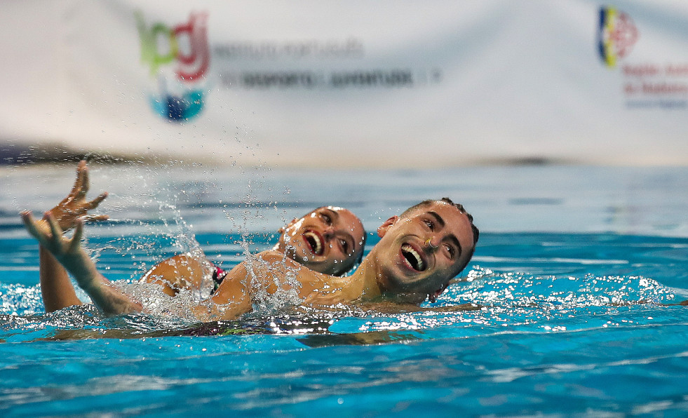 Dennis González y Mireia Hernández revalidan el oro en la final de rutina técnica