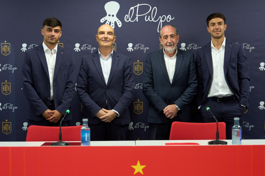 La firma coruñesa elPulpo renueva y amplía su acuerdo para vestir a la selección española de fútbol