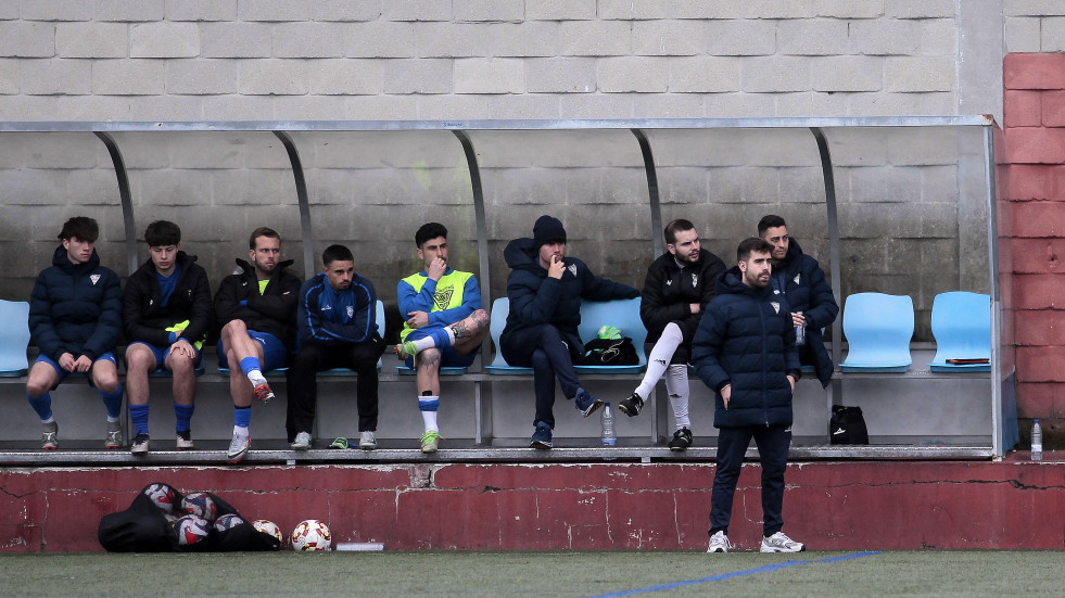 Fumata blanca en los siete banquillos coruñeses de Primera Futgal