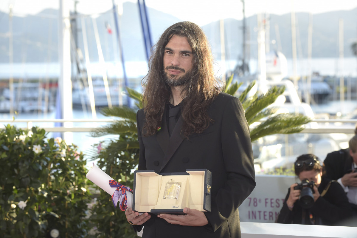 EuropaPress 6746440 director oliver laxe recibe premio jurado antes gala clausura festival cannes 20231137