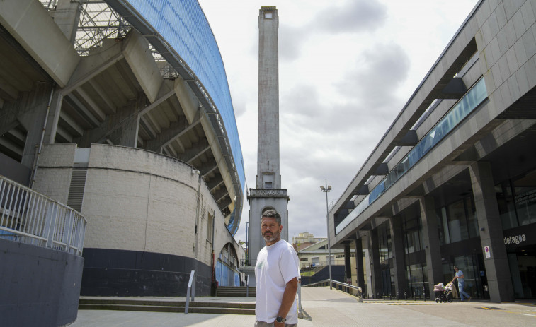 Maikel, del césped al banquillo de Riazor