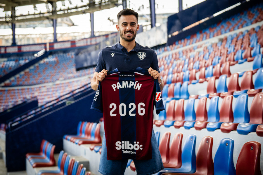 El lateral oleirense Pampín renueva con el Levante hasta junio de 2026
