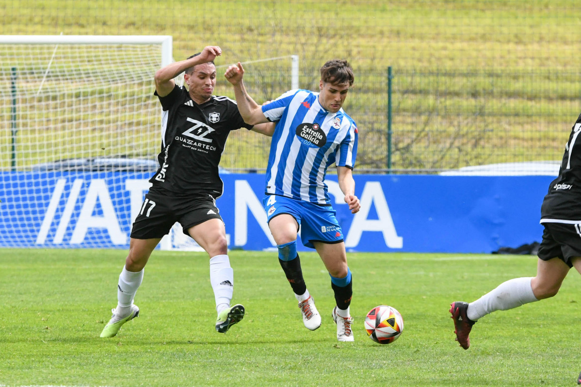 Alejandro Pereira en la temporada 2023 24 con el Fabril