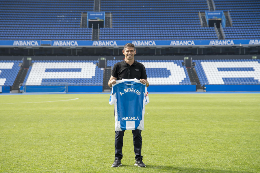 Antonio Hidalgo se presenta con el Deportivo: "Entiendo la ilusión y la exigencia por el ascenso, pero a mí me gusta prometer cosas reales"