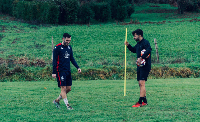 Lucas Pérez, del PSV a prepararse sobre el césped del campo del Portazgo para la nueva temporada