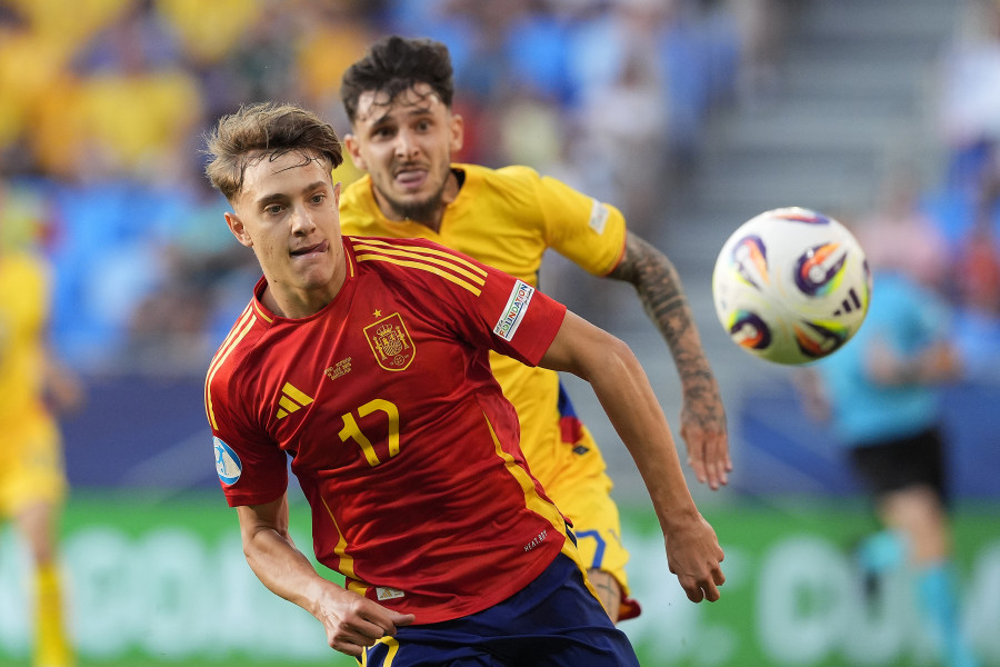 España se abona a la épica para rozar los cuartos (2-1)