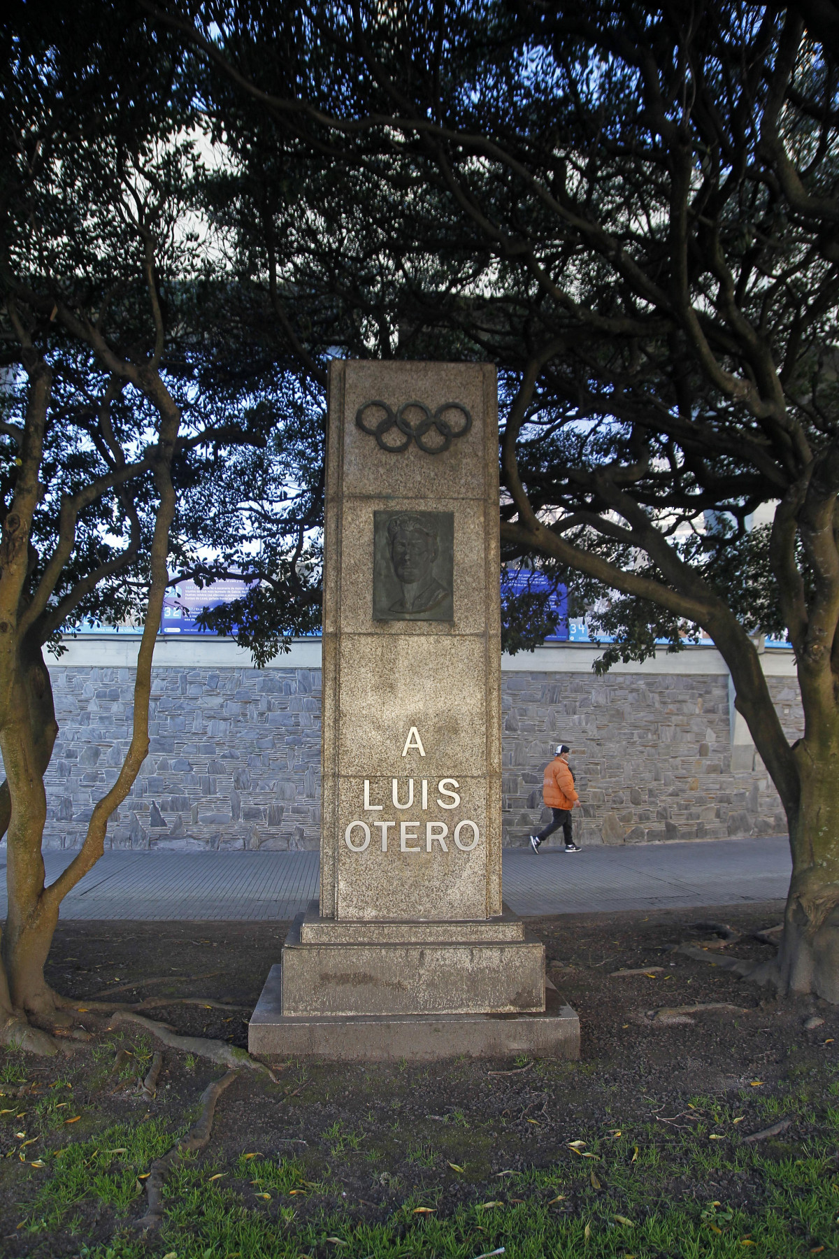 A Luis Otero